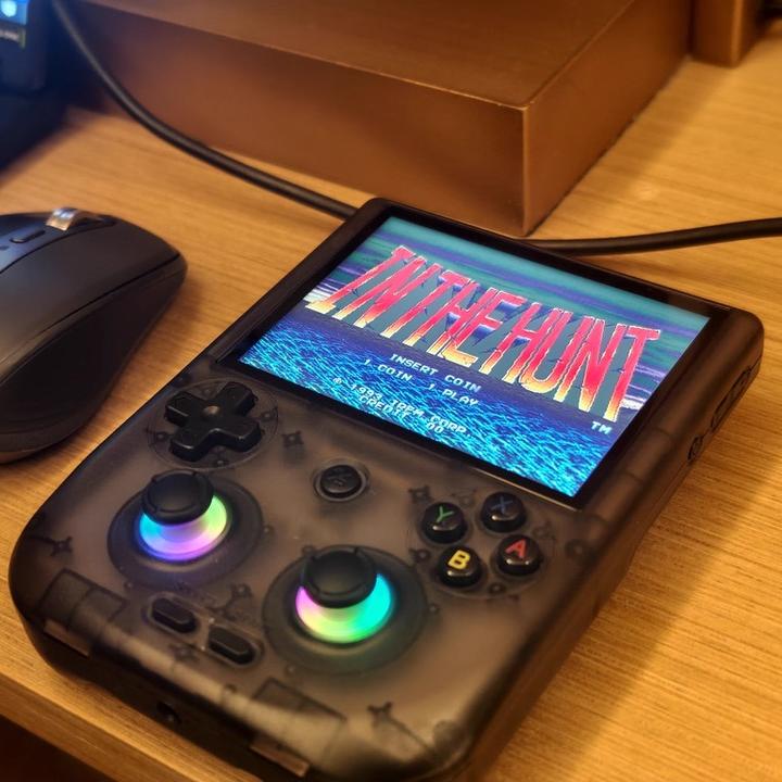 ANBERNIC RG406V Game Console With IPS Touchscreen - WhatGeek